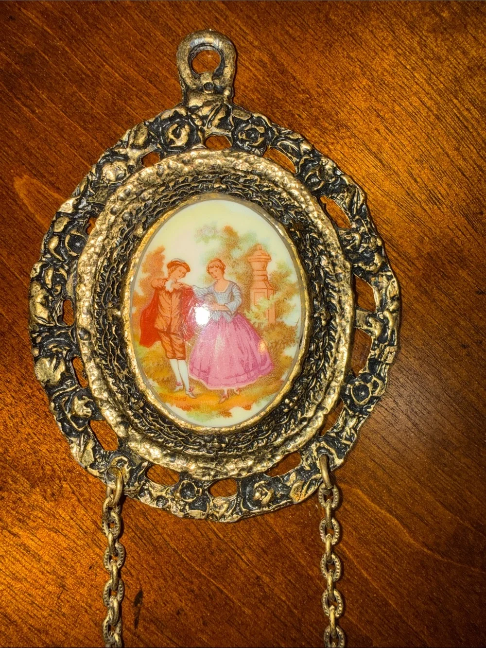 Antique-Style Gold Double Oval Double Porcelain Cameo